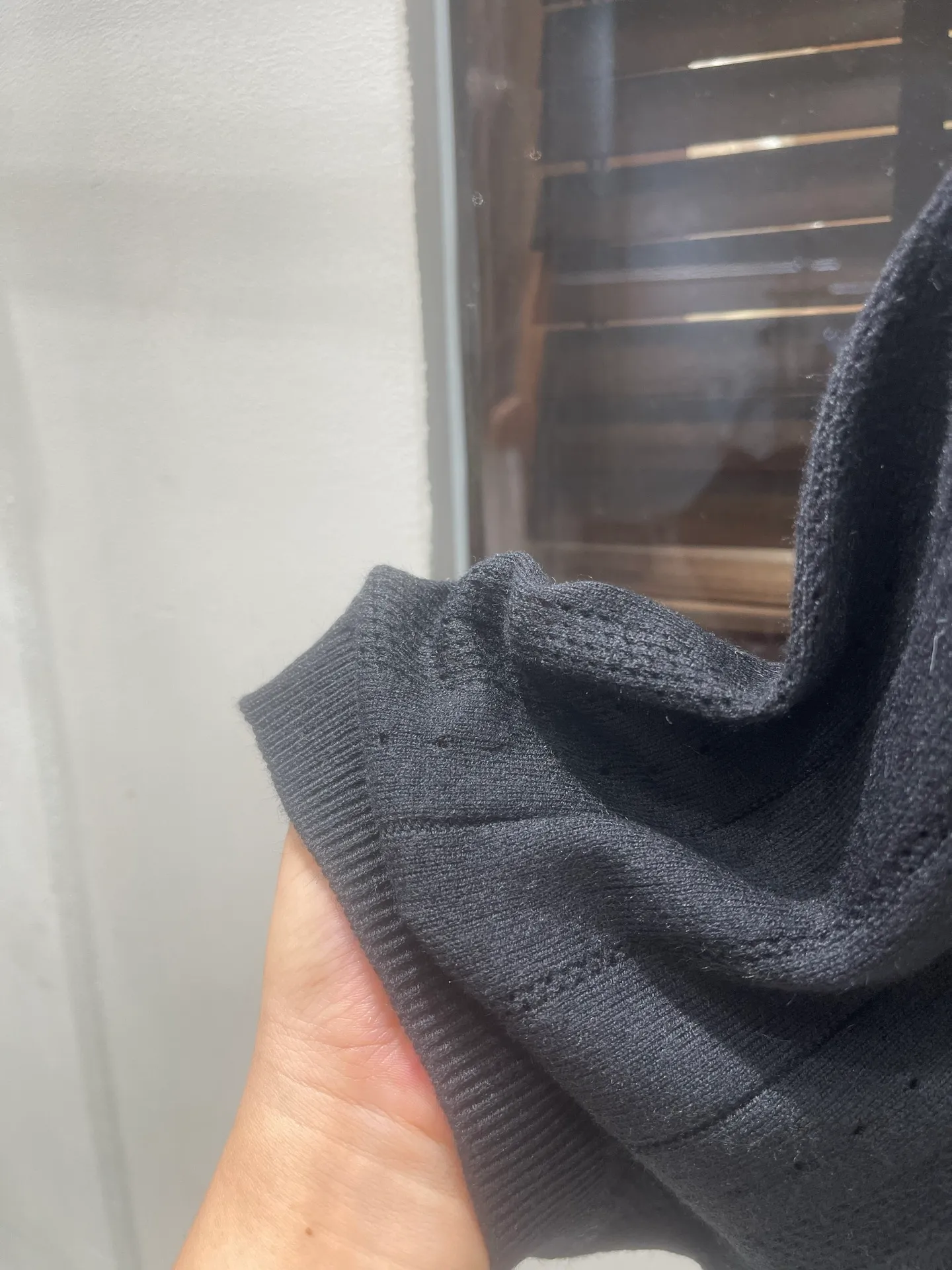 Mulberry silk sheep wool knitted. Breathable sweat-wicking upper body. Sizes: m~3x Color: Black White Card Color Gray Style Number: 0011